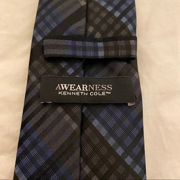 Bundle 3 ties for $10 - any ties - 
Kenneth Cole Awearness Necktie - Picture 4 of 5